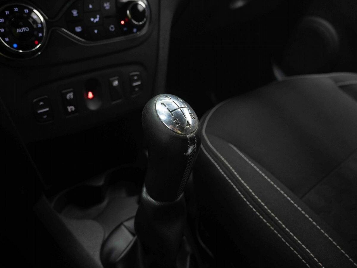 Купить Renault Sandero с пробегом. Фото: #21