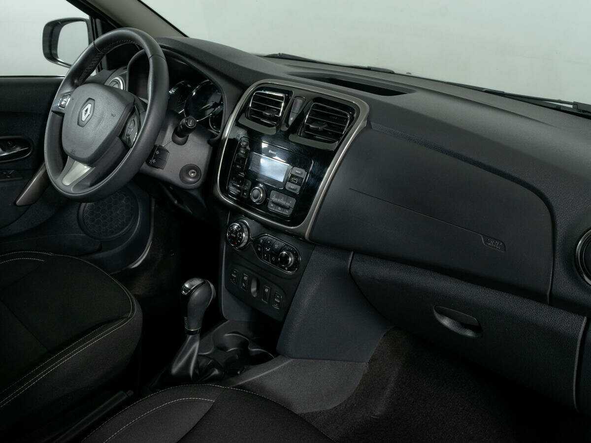 Купить Renault Sandero с пробегом. Фото: #8