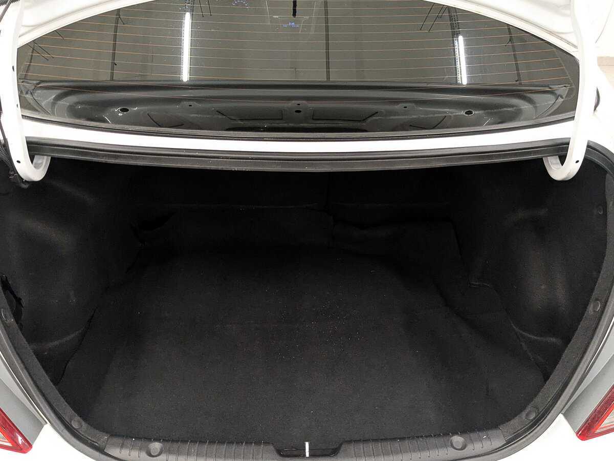 Купить Hyundai Solaris с пробегом. Фото: #9