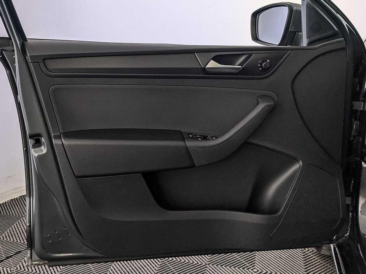 Купить Volkswagen Polo с пробегом. Фото: #16