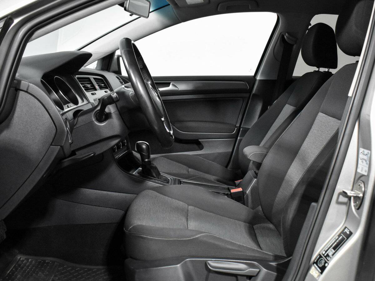 Купить Volkswagen Golf с пробегом. Фото: #9