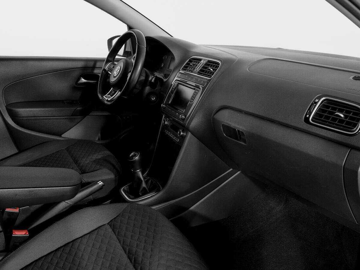 Купить Volkswagen Polo с пробегом. Фото: #8