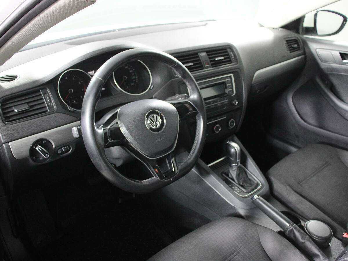 Купить Volkswagen Jetta с пробегом. Фото: #13