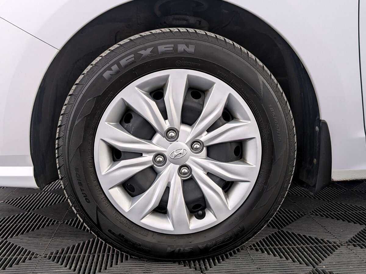 Купить Hyundai Solaris с пробегом. Фото: #17