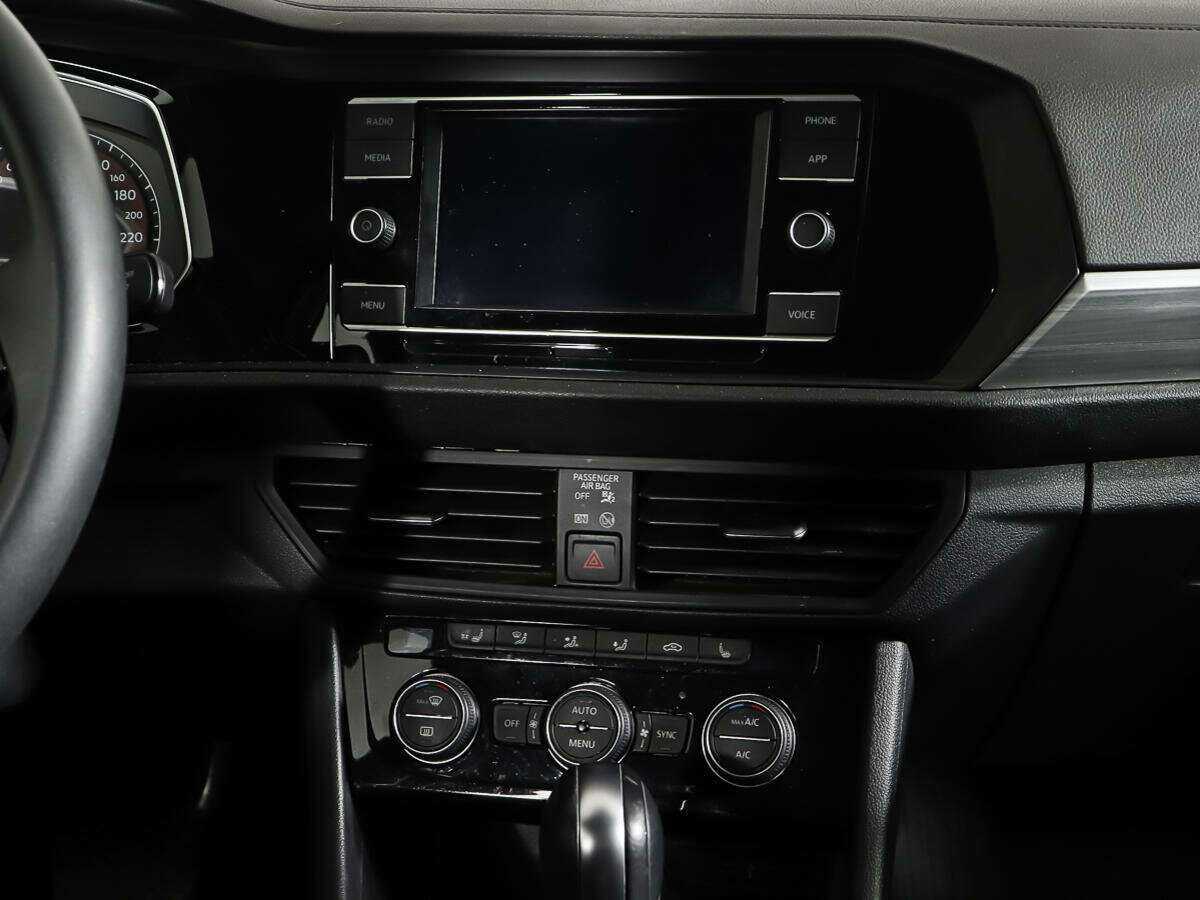 Купить Volkswagen Jetta с пробегом. Фото: #11