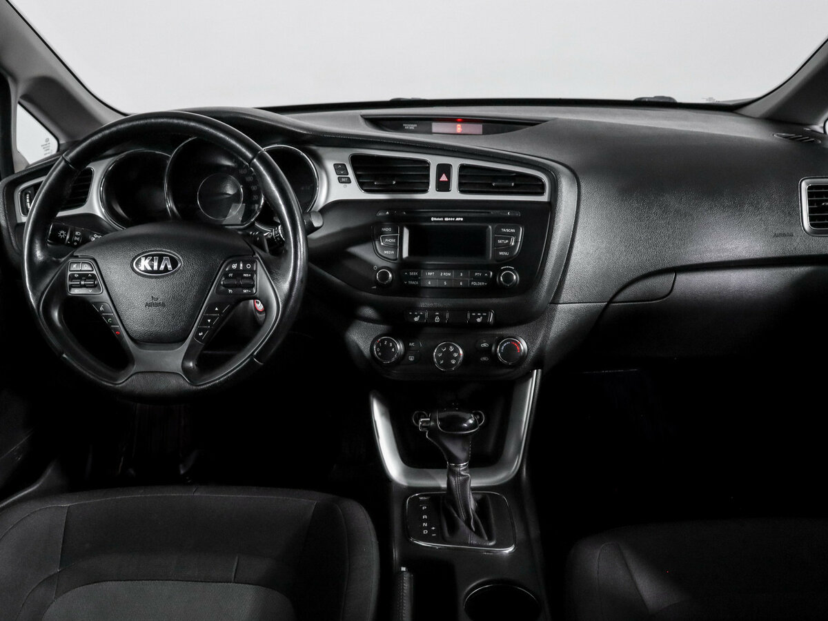 Купить Kia Ceed с пробегом. Фото: #9