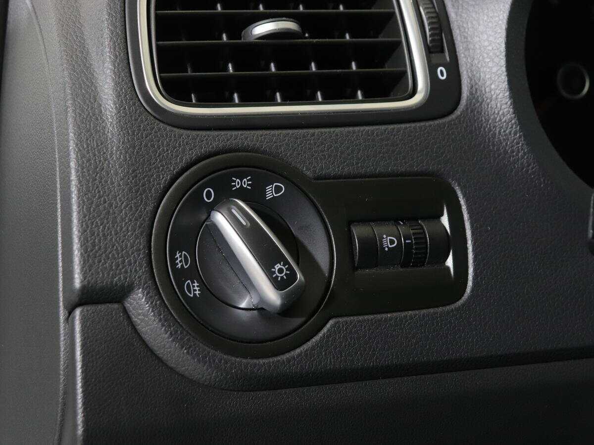 Купить Volkswagen Polo с пробегом. Фото: #18