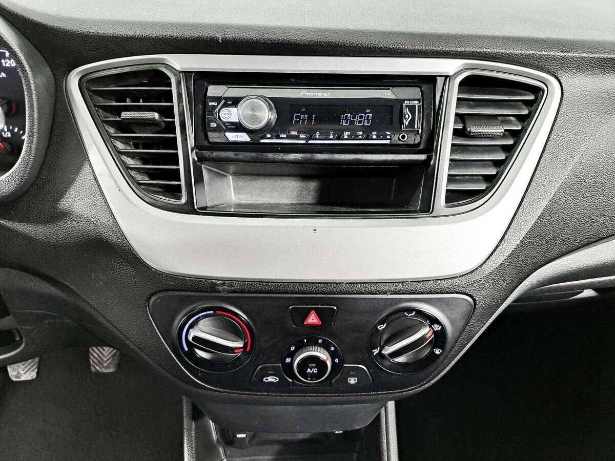 Купить Hyundai Solaris с пробегом. Фото: #12