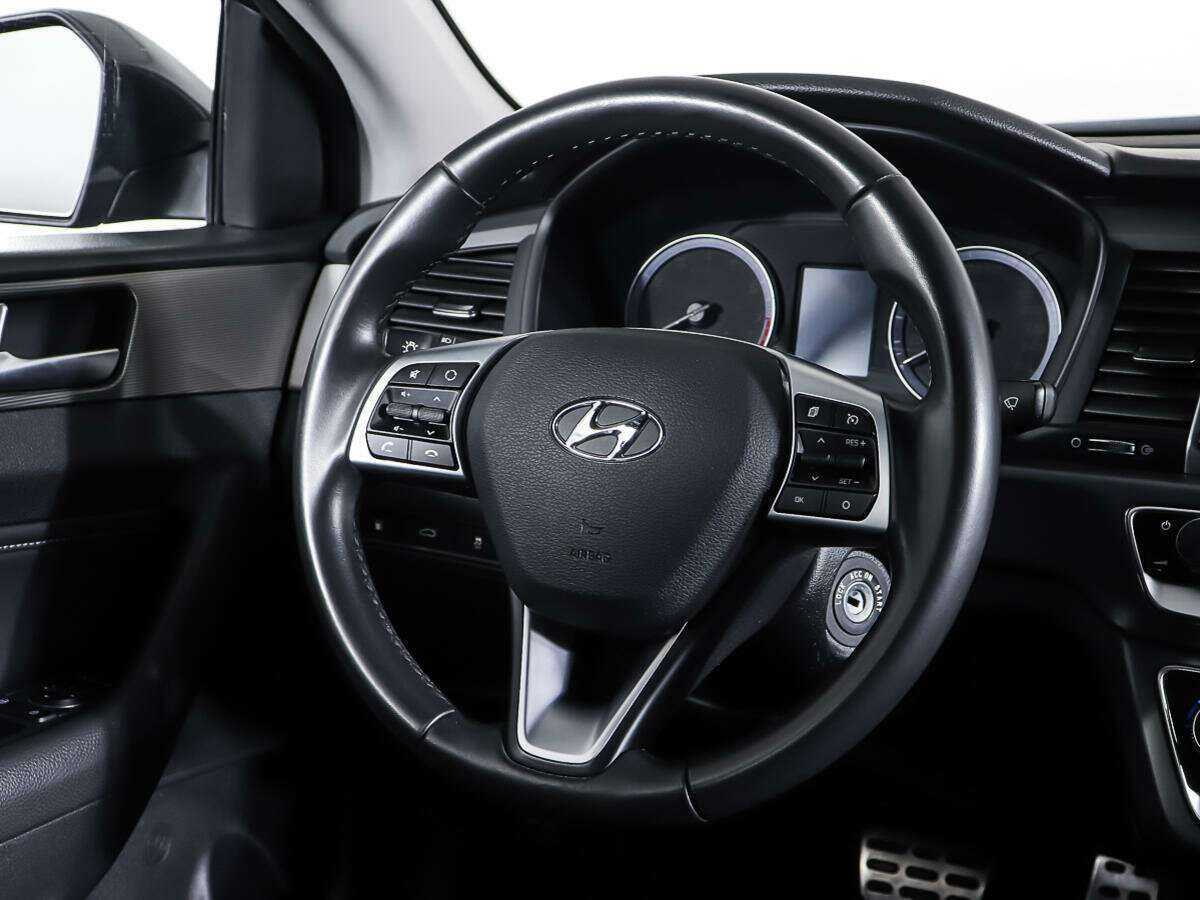 Купить Hyundai Sonata с пробегом. Фото: #14