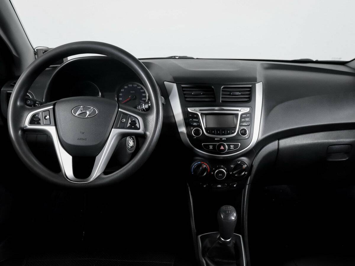 Купить Hyundai Solaris с пробегом. Фото: #9