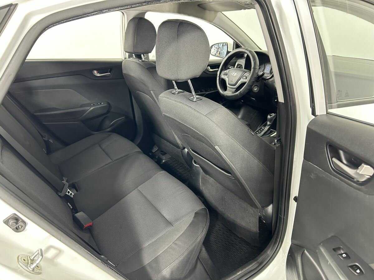 Купить Hyundai Solaris с пробегом. Фото: #15