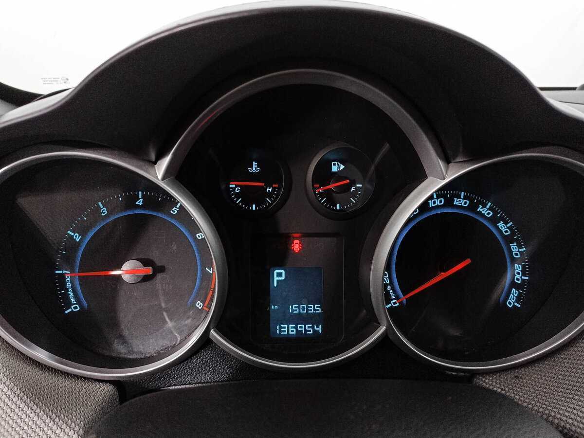 Купить Chevrolet Cruze с пробегом. Фото: #12