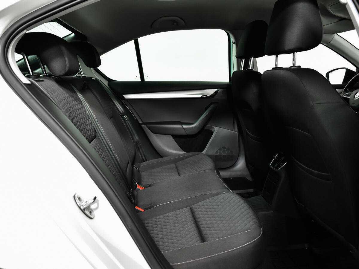 Купить Skoda Octavia с пробегом. Фото: #9