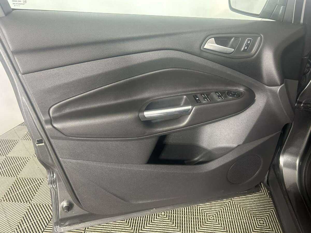 Купить Ford Kuga с пробегом. Фото: #7