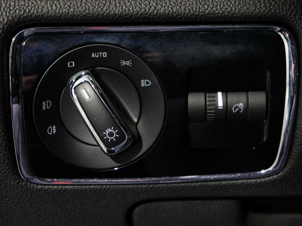 Купить Skoda Superb с пробегом. Фото: #17