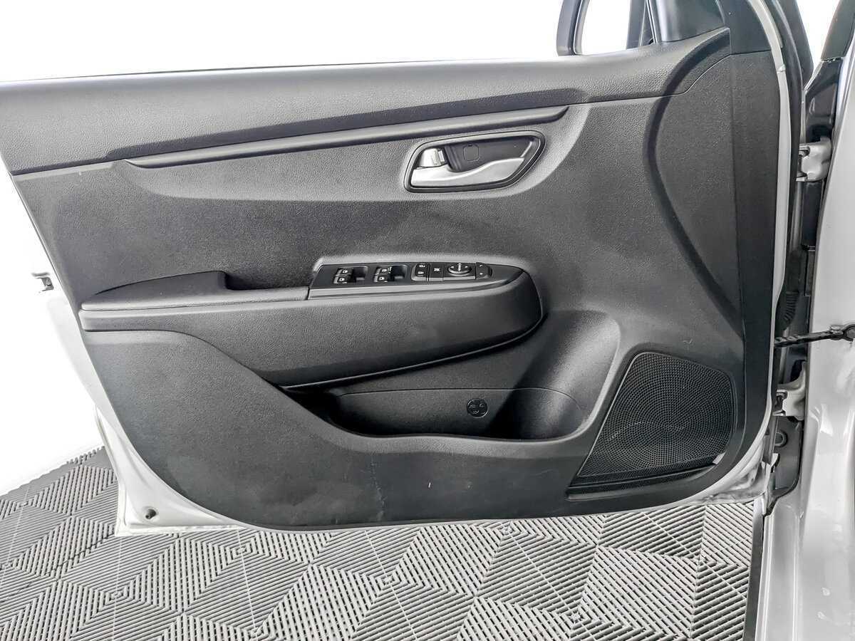 Купить Kia Rio с пробегом. Фото: #16