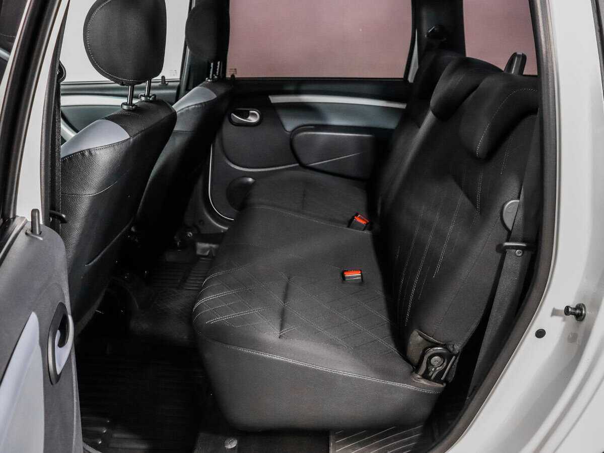 Купить Lada (ВАЗ) Largus с пробегом. Фото: #9