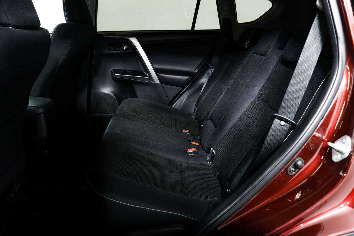 Купить Toyota RAV4 с пробегом. Фото: #11