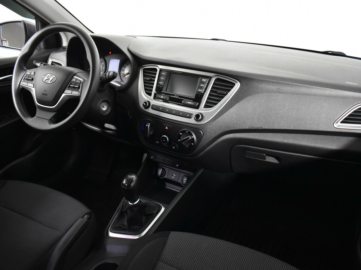 Купить Hyundai Solaris с пробегом. Фото: #9