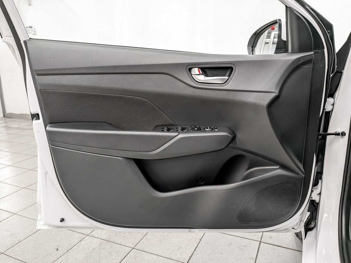 Купить Hyundai Solaris с пробегом. Фото: #16