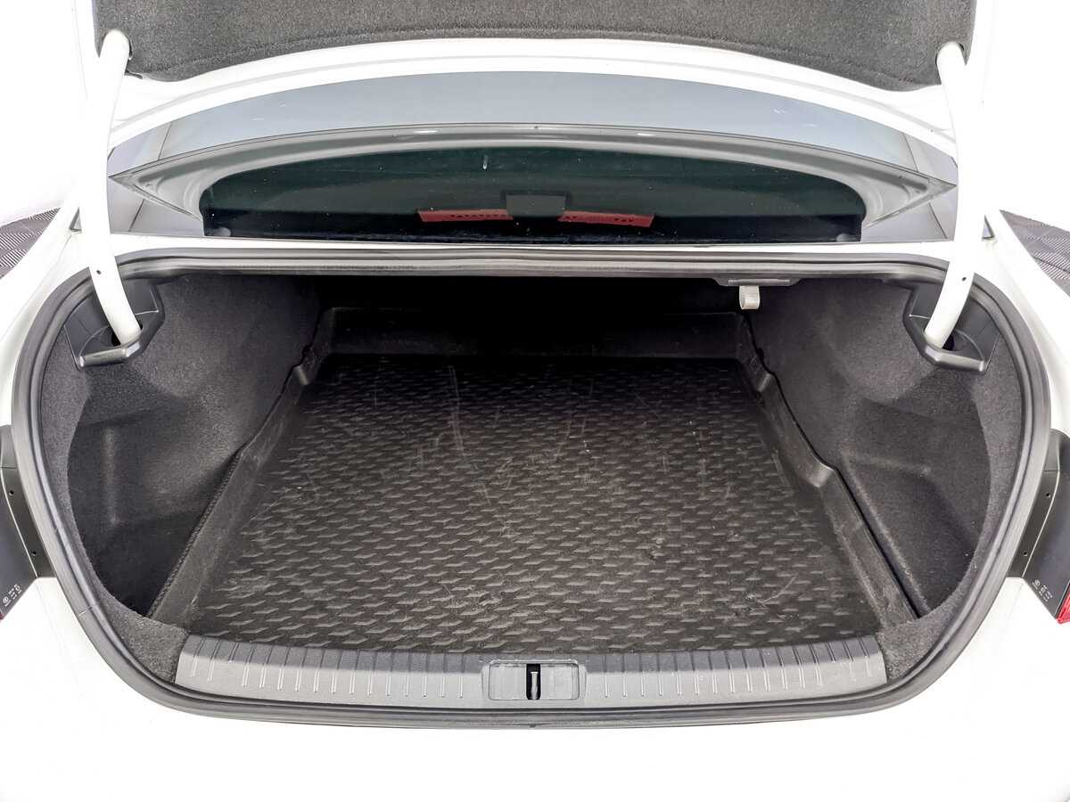 Купить Volkswagen Passat с пробегом. Фото: #9