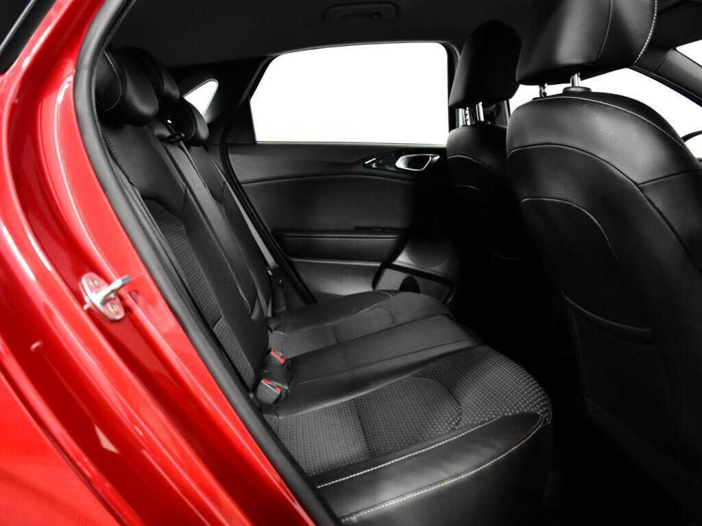 Купить Kia Ceed с пробегом. Фото: #9