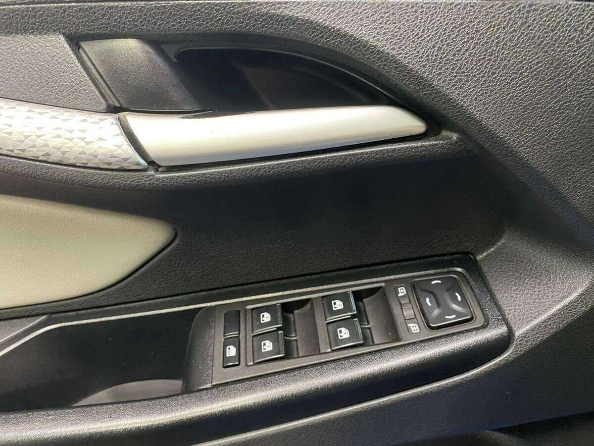 Купить Lada (ВАЗ) Vesta с пробегом. Фото: #15