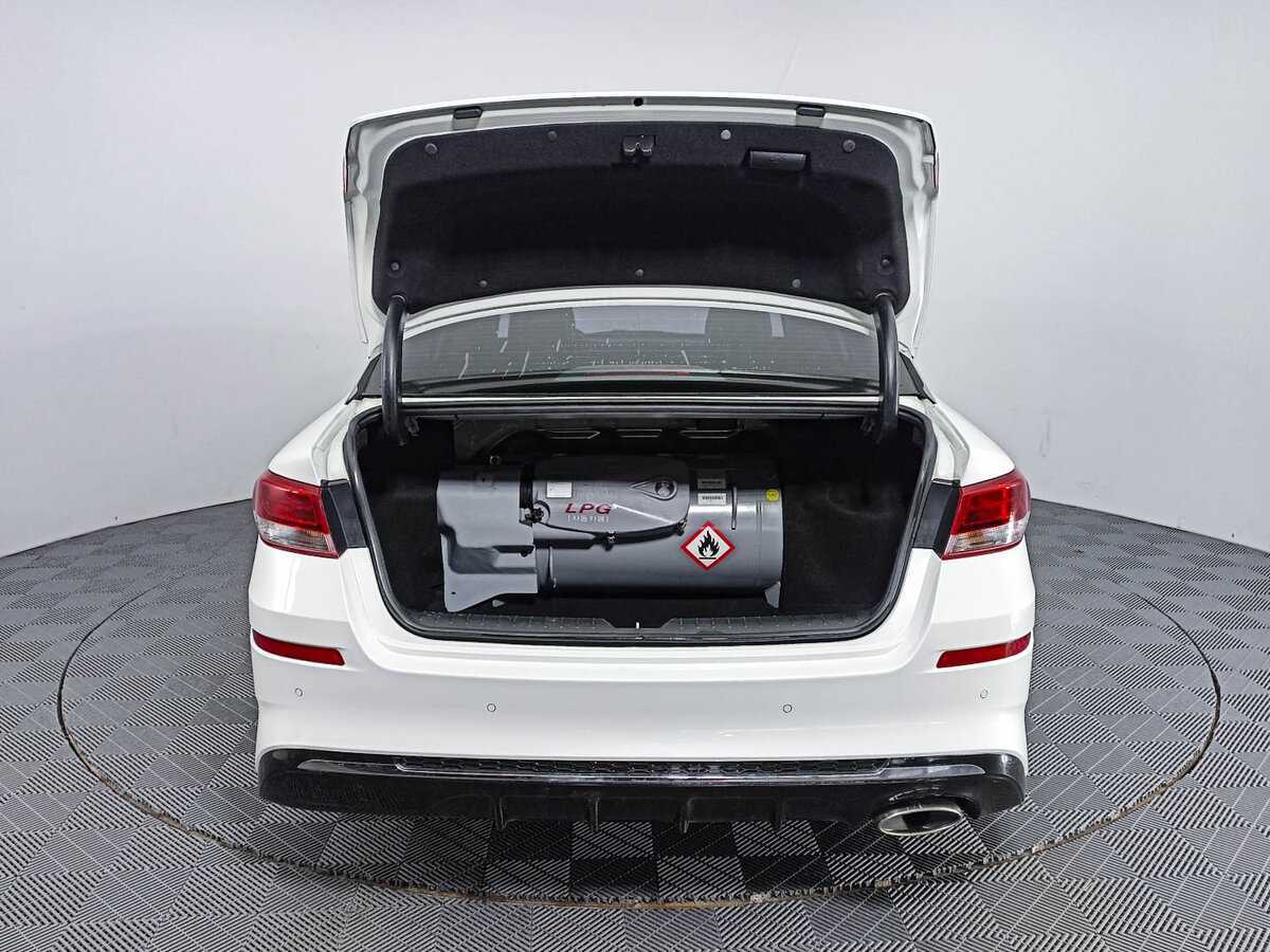 Купить Kia K5 с пробегом. Фото: #9