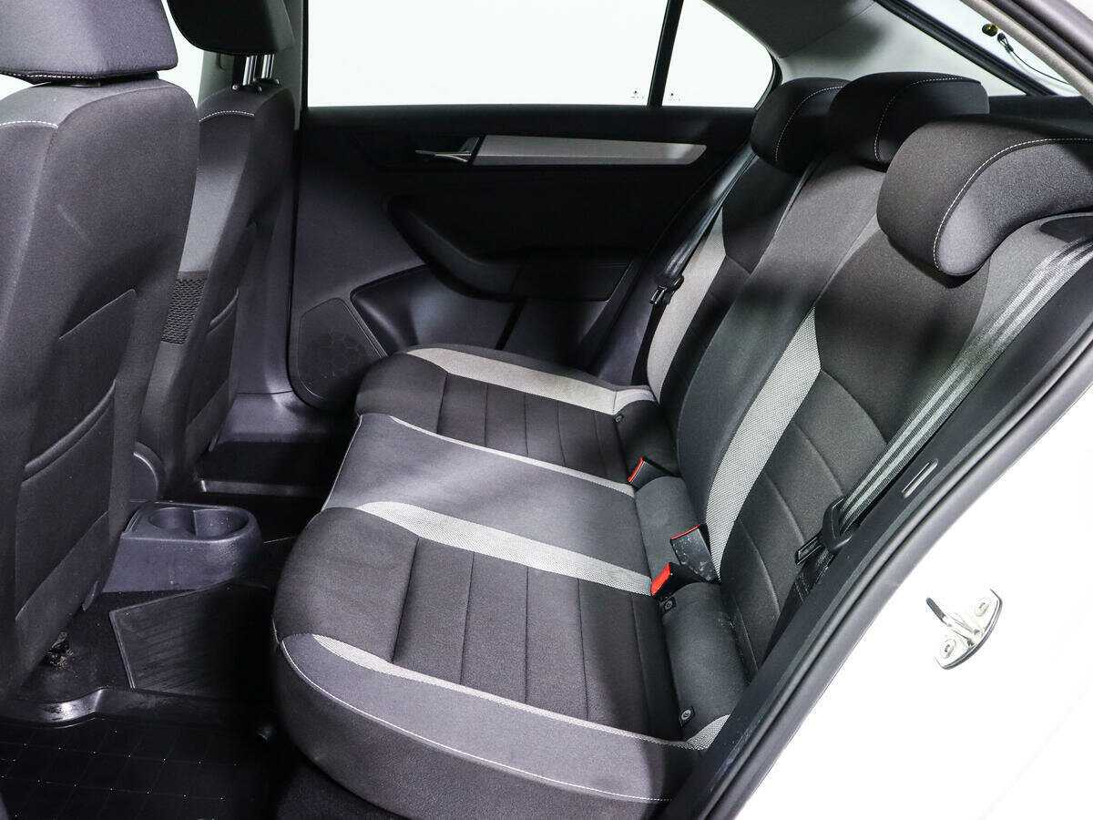Купить Skoda Rapid с пробегом. Фото: #7