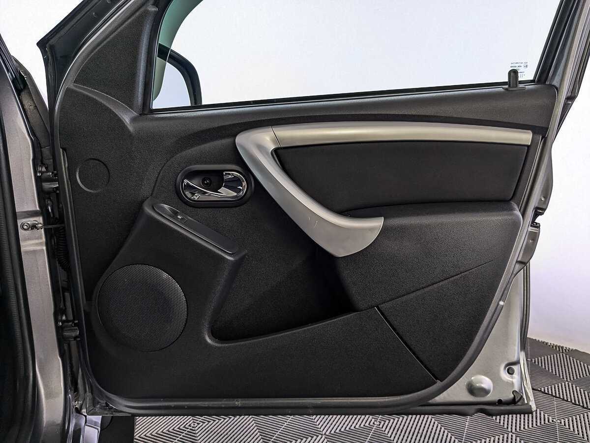 Купить Nissan Terrano с пробегом. Фото: #21