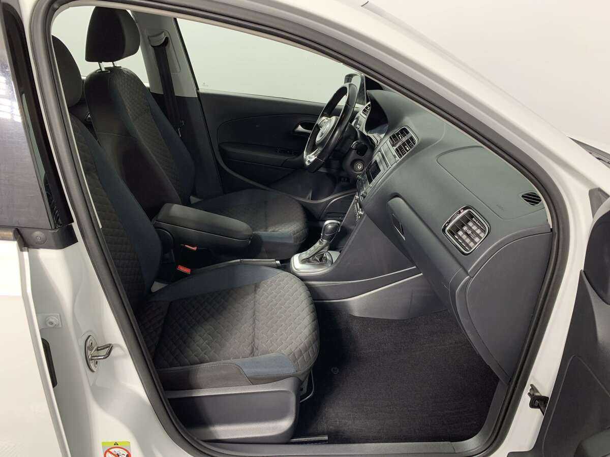 Купить Volkswagen Polo с пробегом. Фото: #11