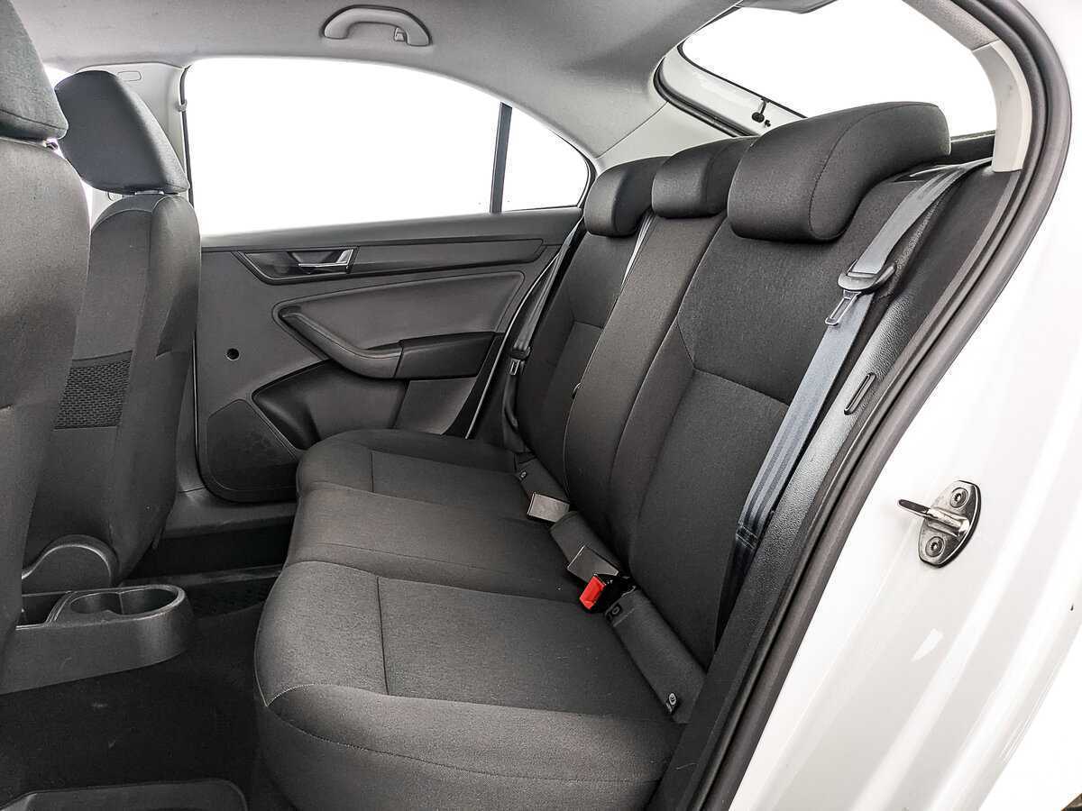 Купить Skoda Rapid с пробегом. Фото: #14
