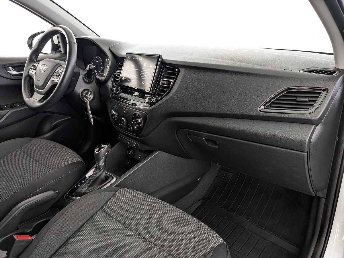 Купить Hyundai Solaris с пробегом. Фото: #11