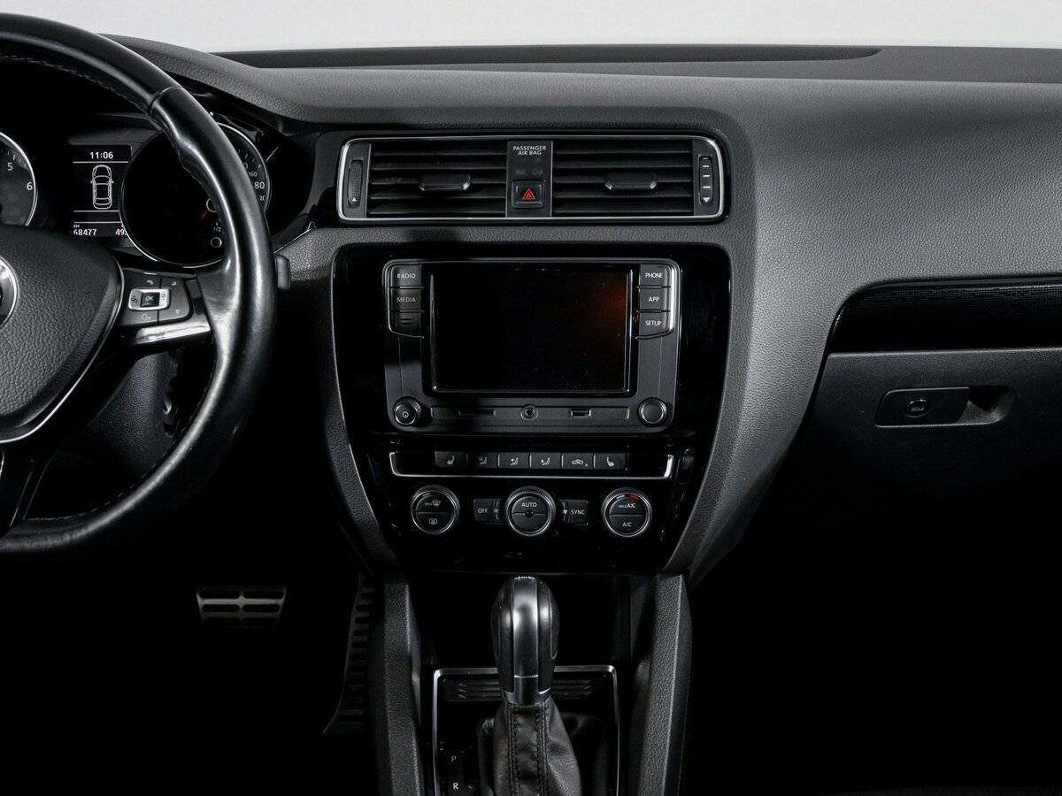 Купить Volkswagen Jetta с пробегом. Фото: #12