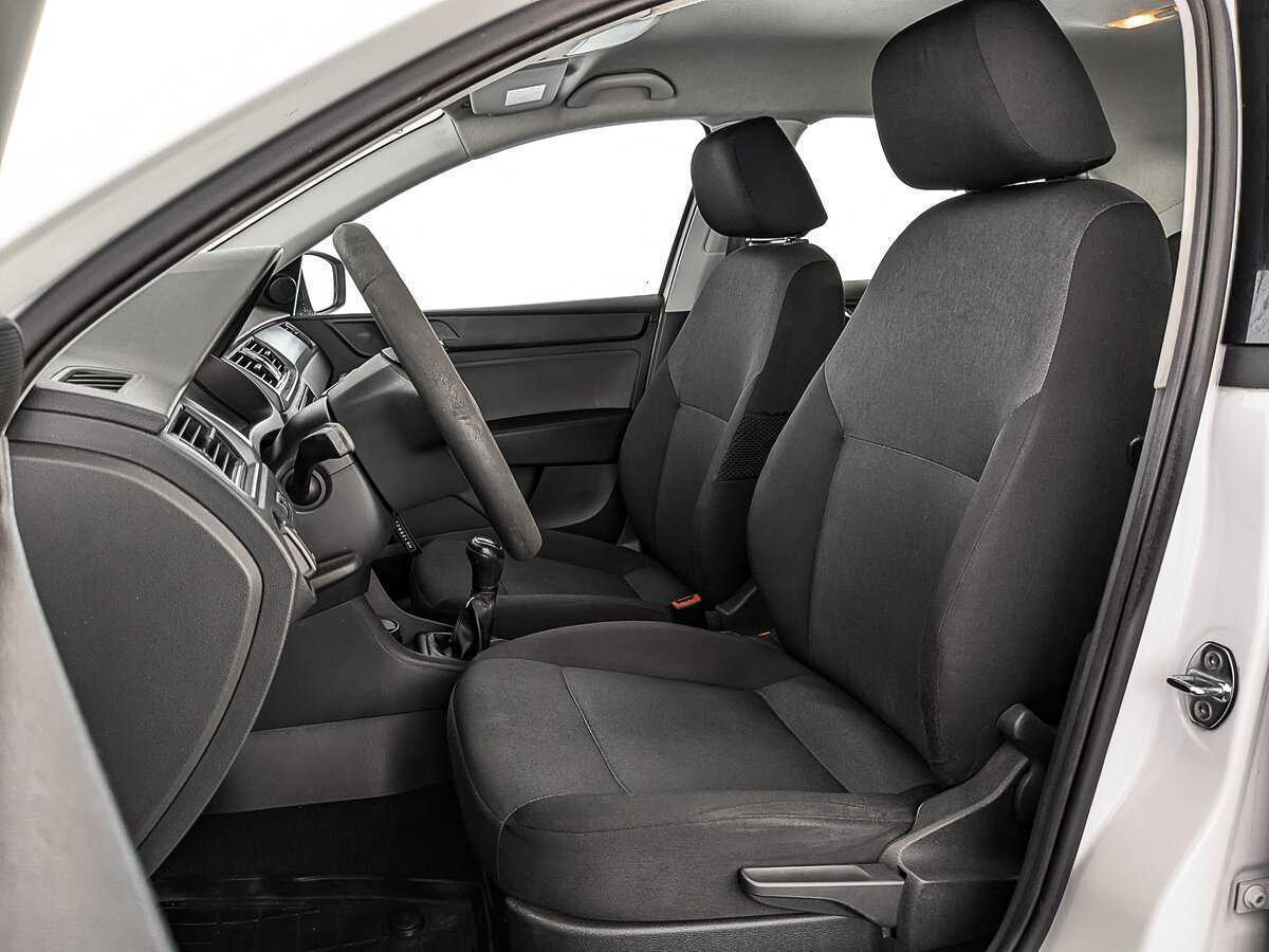 Купить Skoda Rapid с пробегом. Фото: #19