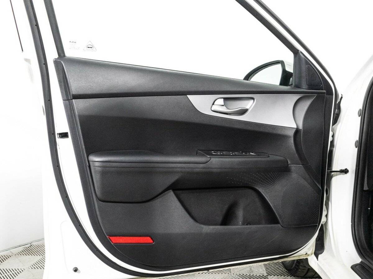 Купить Kia Cerato с пробегом. Фото: #24