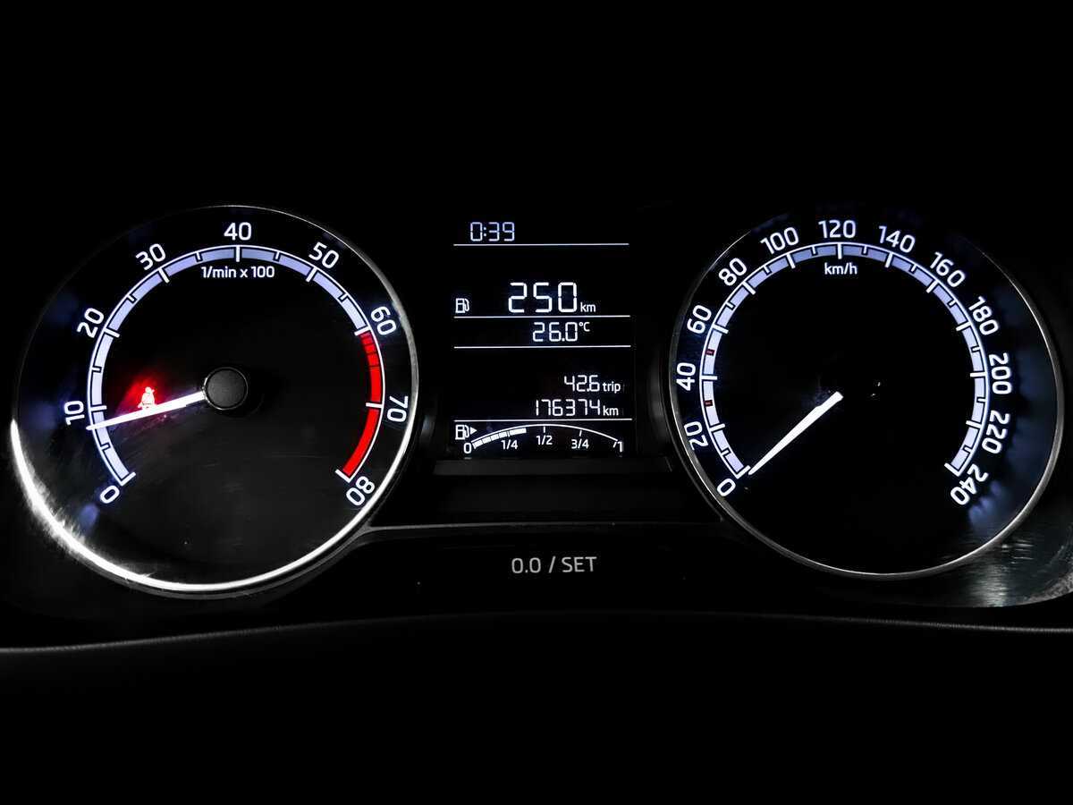 Купить Skoda Rapid с пробегом. Фото: #12