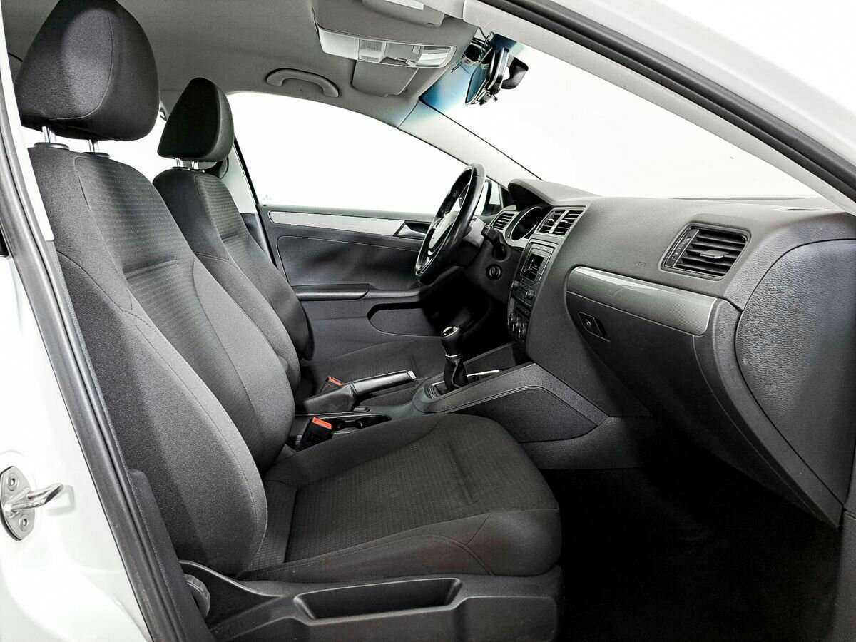 Купить Volkswagen Jetta с пробегом. Фото: #6
