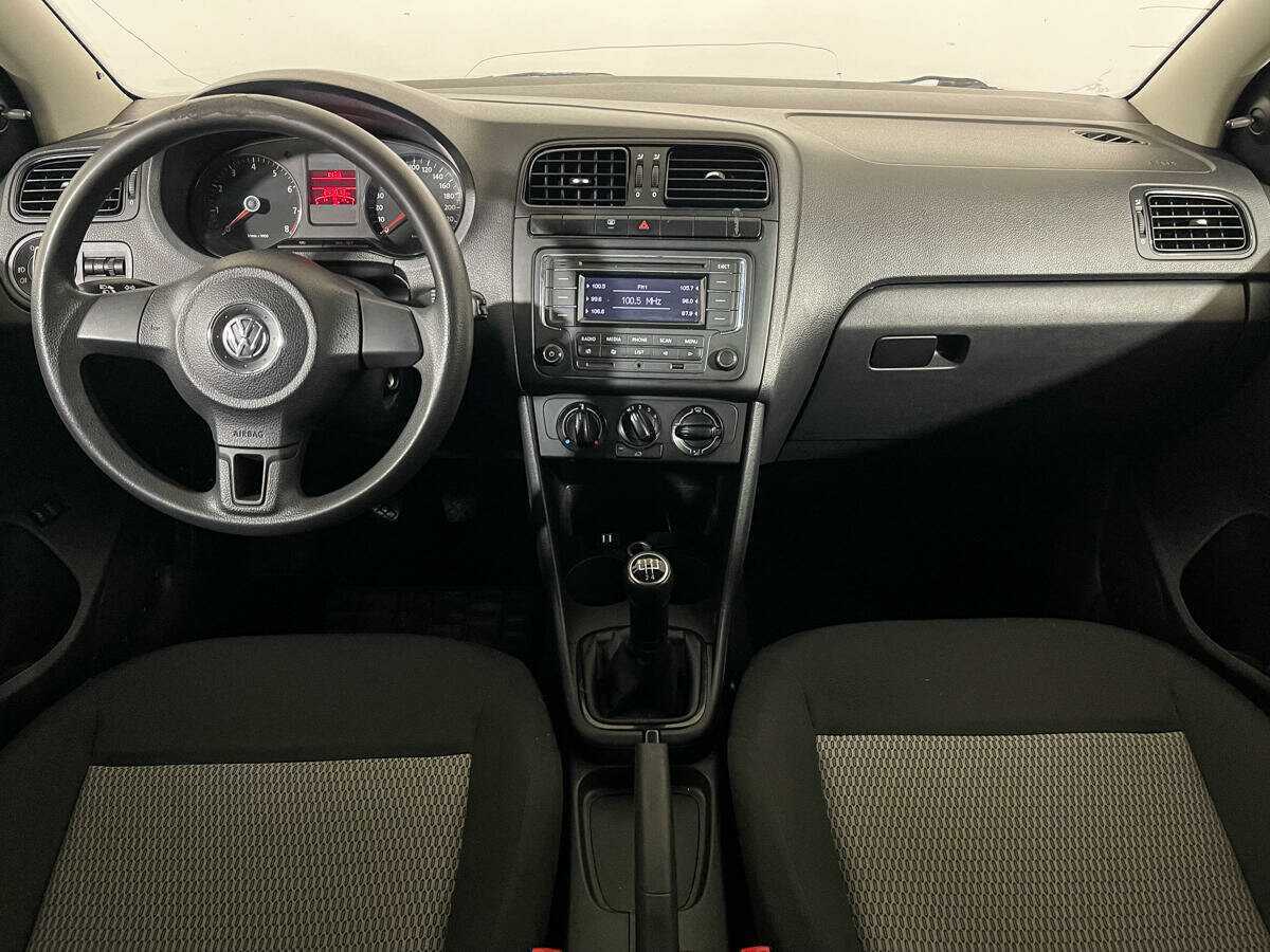 Купить Volkswagen Polo с пробегом. Фото: #11