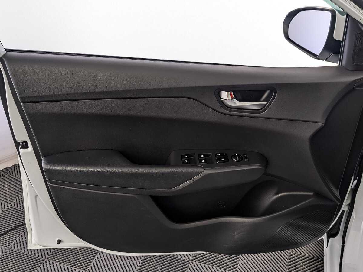 Купить Hyundai Solaris с пробегом. Фото: #14