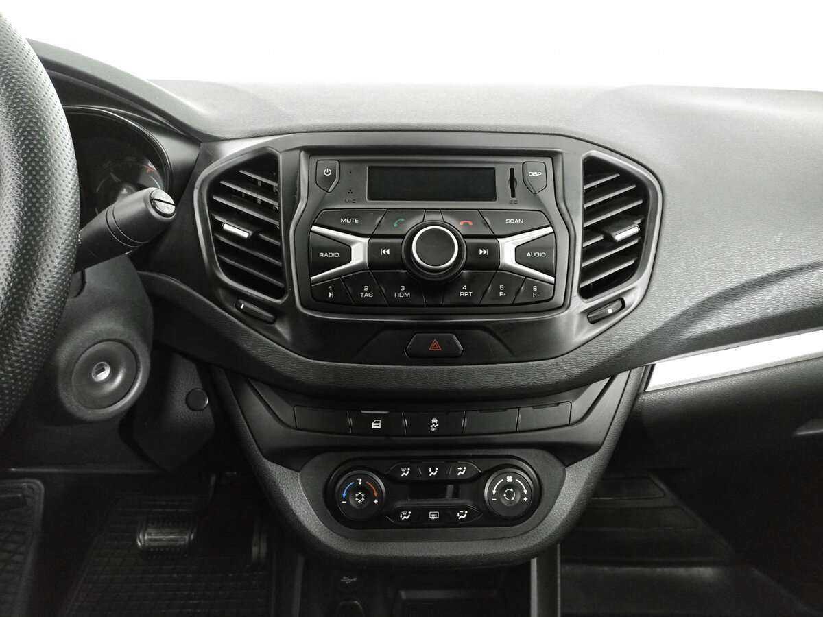 Купить Lada (ВАЗ) Vesta с пробегом. Фото: #10