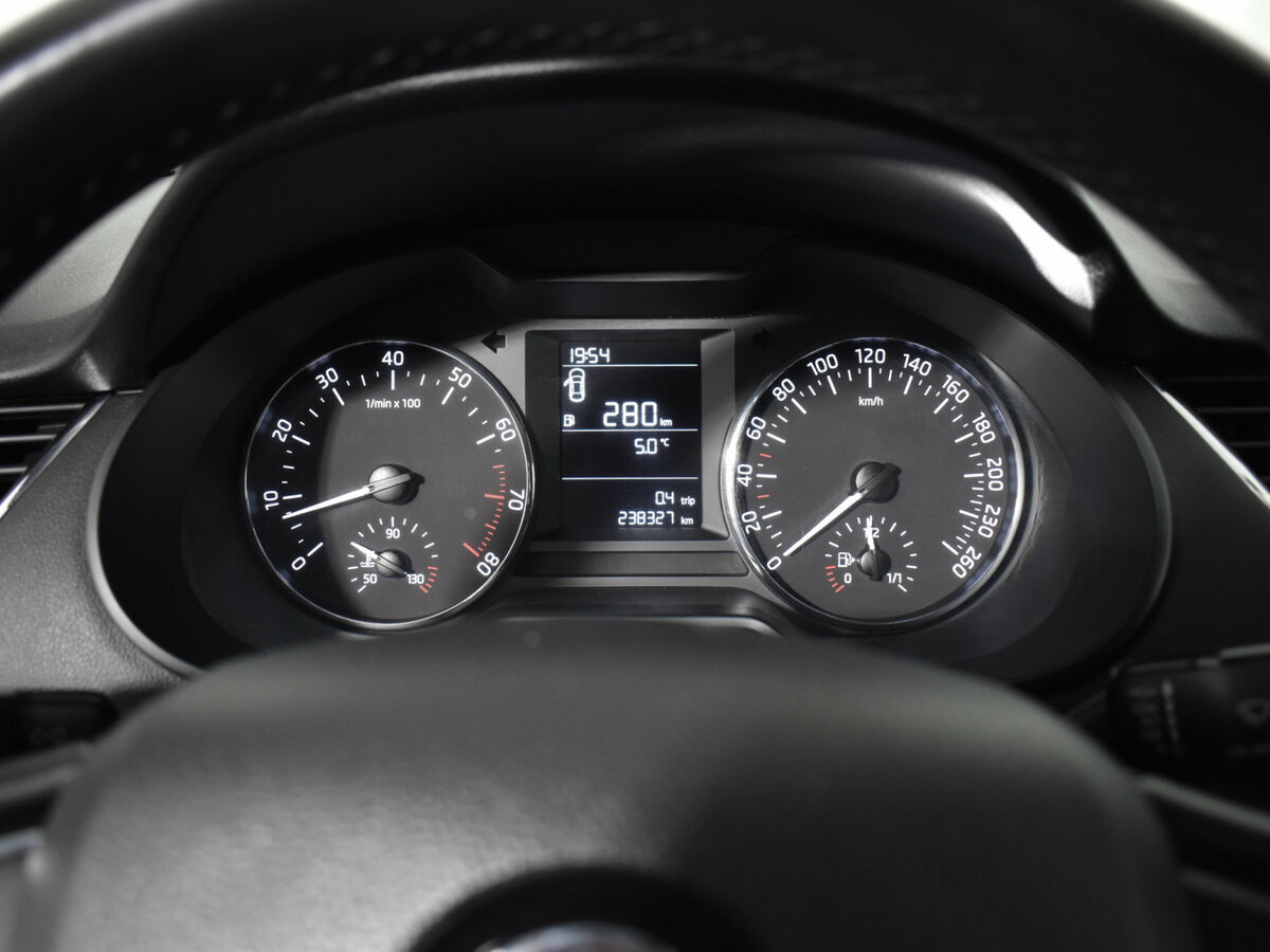 Купить Skoda Octavia с пробегом. Фото: #12