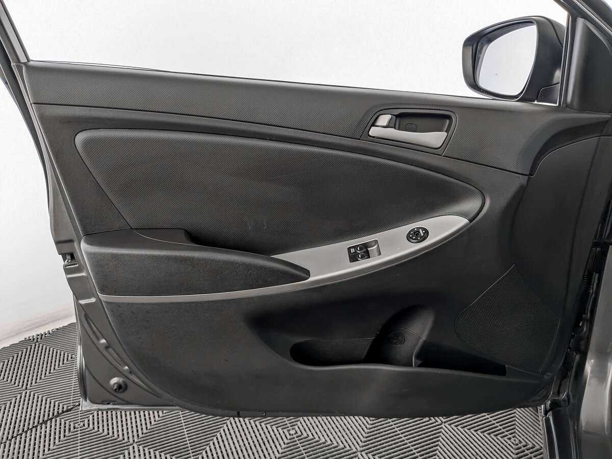 Купить Hyundai Solaris с пробегом. Фото: #14