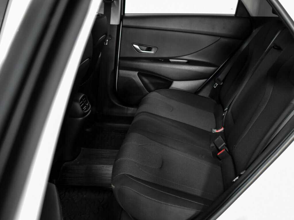 Купить Hyundai Elantra с пробегом. Фото: #7