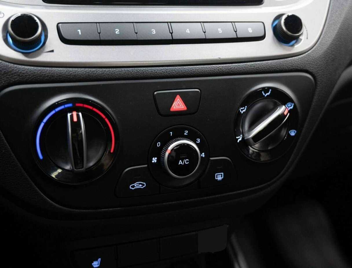 Купить Hyundai Solaris с пробегом. Фото: #20