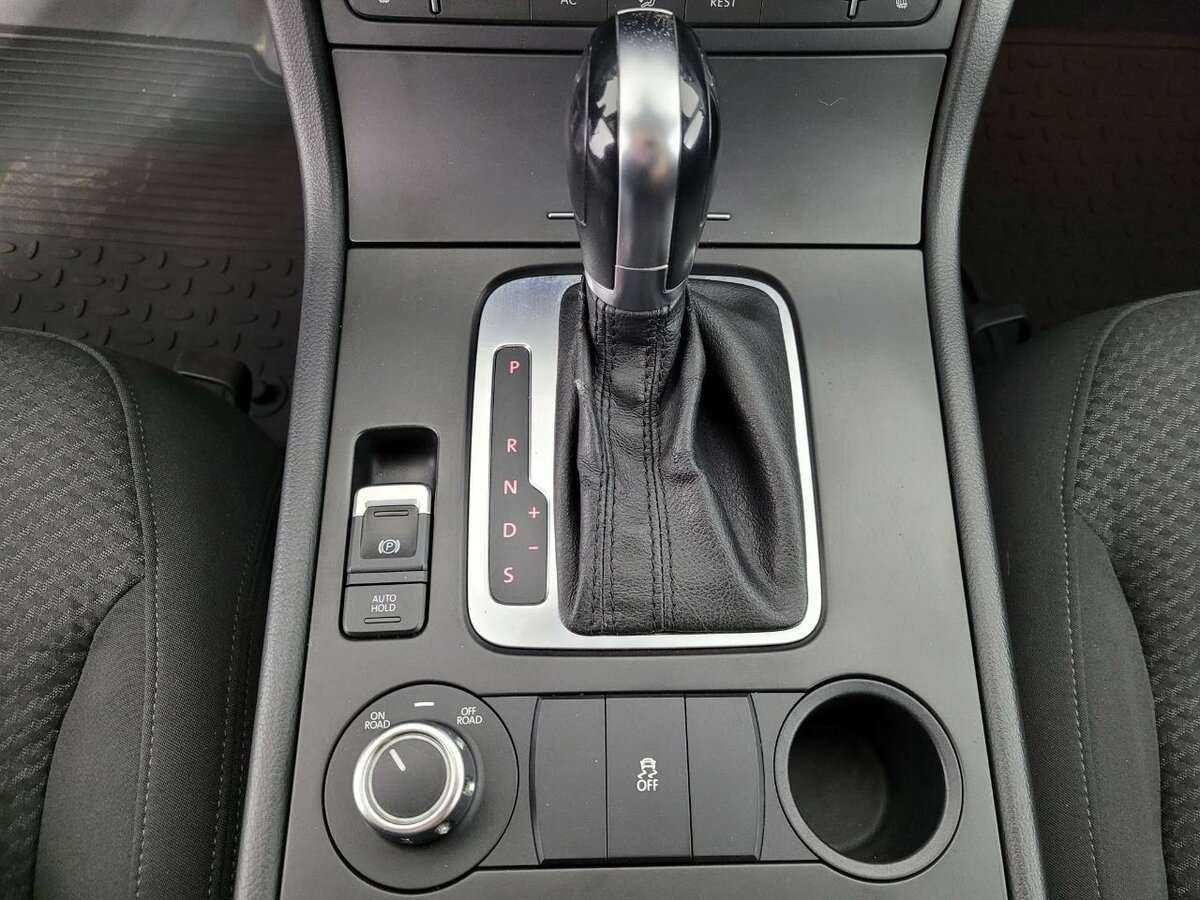Купить Volkswagen Touareg с пробегом. Фото: #12