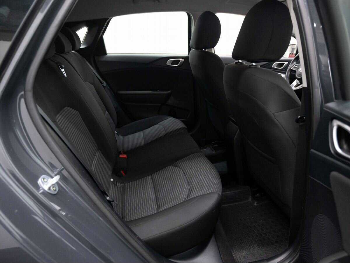 Купить Kia Ceed с пробегом. Фото: #9