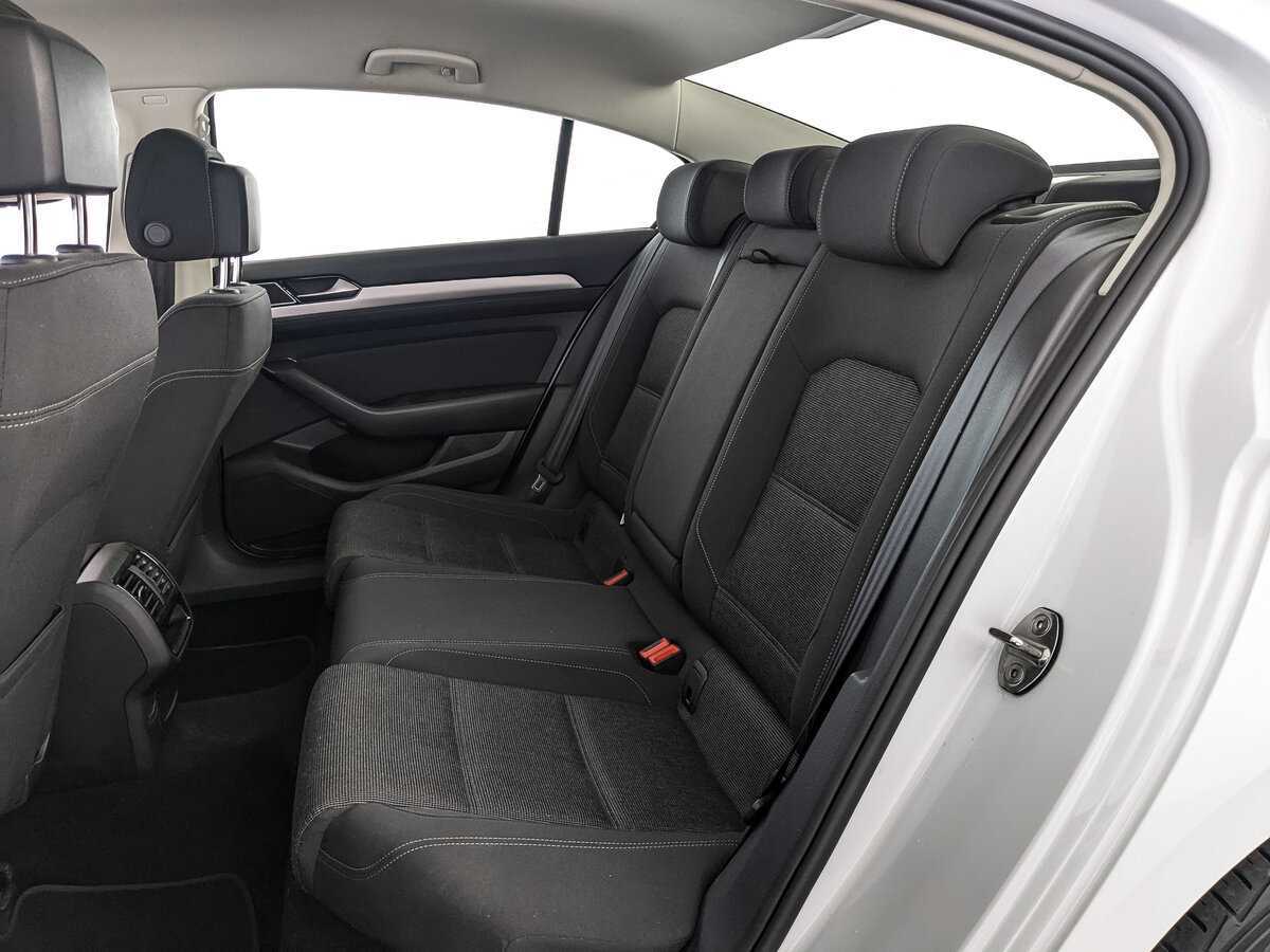 Купить Volkswagen Passat с пробегом. Фото: #14