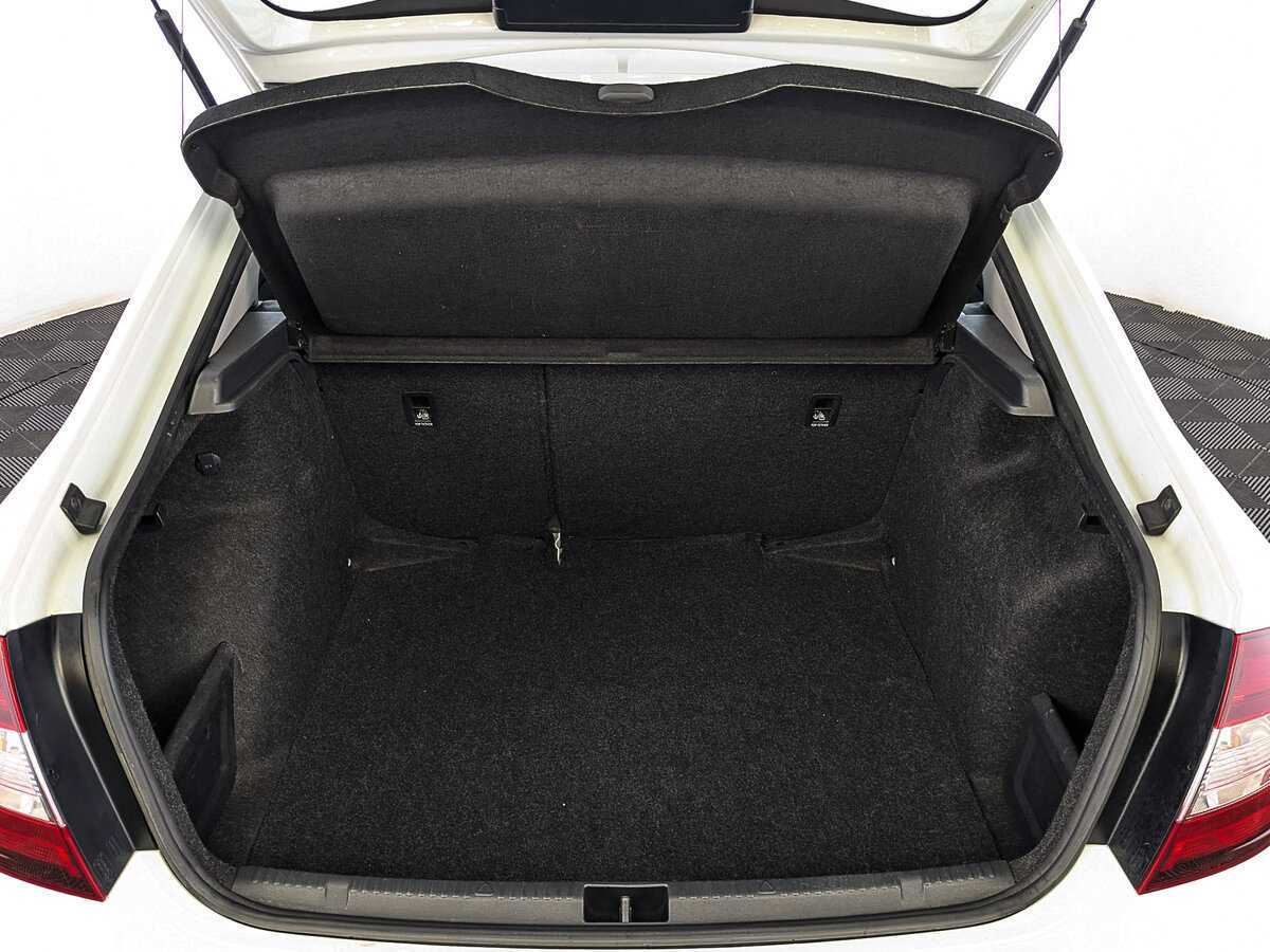 Купить Skoda Rapid с пробегом. Фото: #9