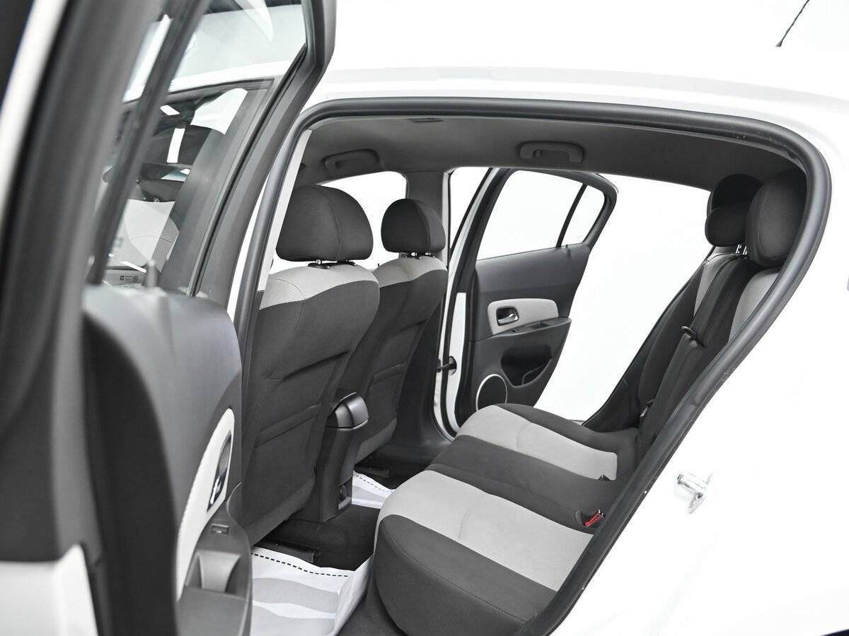Купить Chevrolet Cruze с пробегом. Фото: #11